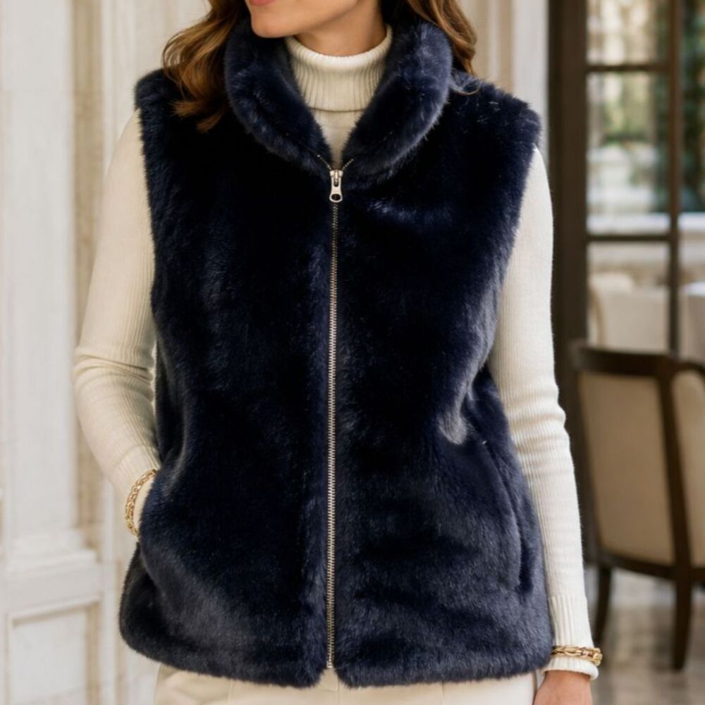 J.Crew Navy Faux Fur Zip Vest Size Large Après Ski Quiet Luxury Old Money Cozy